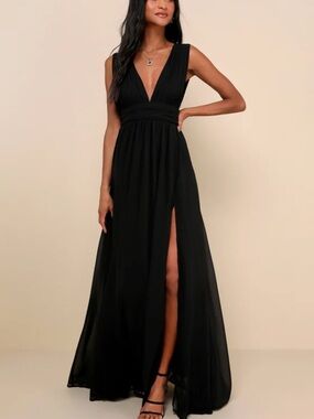 Lulu’s Black Heavenly Hues Maxi Dress